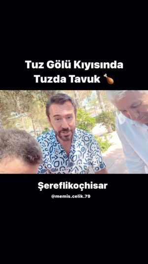 Uğur Arslan Instagram - Şereflikoçhisar festivaline tuzda tavuk arası verirken bizim ekip :)
@ugur_isilak_  @muratisilak @alininbirisi @memis.celik.79 @samedunalan

#yemek #yemektarifleri #tavukyemekleri #tuz #chef #şef