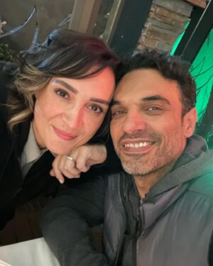 Uğur Aslan Instagram - İyi ki doğdun can yarım, yol arkadaşım, sevdiğimmm. Bir ömrü taşlı taşsız yollarda senle yürümek dileğiyle seni seviyorum ❤️💕😘