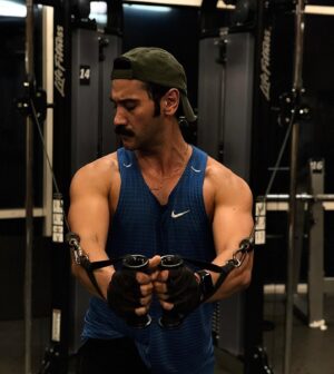 Uğur Güneş Instagram - Loading..🕺🏻