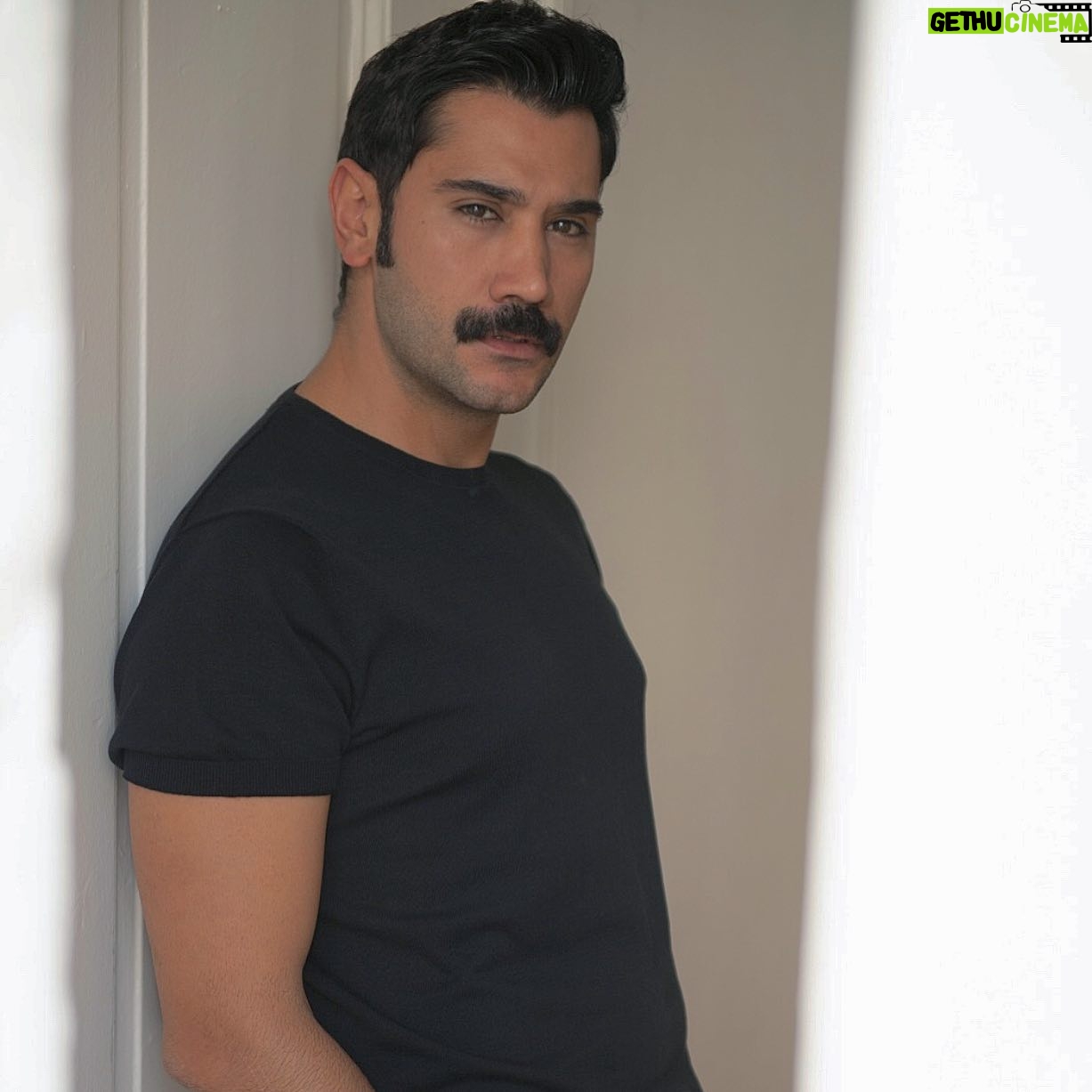 Uğur Güneş - 83.5K Likes - Black..🌚