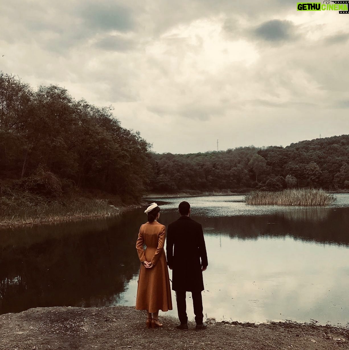 Uğur Güneş - 62.9K Likes - O iyi insanlar,o güzel atlara binip çekip gittiler…... #kanunsuztopraklar yeni bölümü ile yarın akşam saat 20:00 de Fox tv’de 👊🏻👀 @kanunsuztopraklar @goldfilmyapim