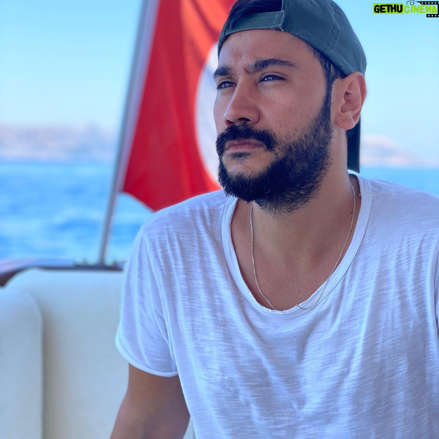 Uğur Güneş - 110.9K Likes - Loading..🕺🏻