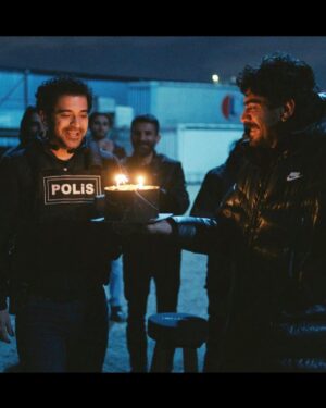 Uğur Uzunel Instagram - Koştur koştur geçiyor⏳