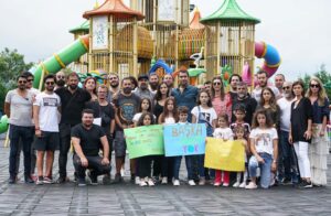 Ulaş Tuna Astepe Instagram - Küresel iklim krizi için Greta, Demir ve binlerce çocuğun başlattığı acil eylem çağrısının arkasında duruyoruz.  Bugün değilse ne zaman, biz değilsek kim? 👊 #climatestrike #iklimkrizi #strike4climate