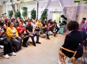 Uli Latukefu Instagram - It was a real pleasure being part of @peakpasifika ‘s inaugural gathering and Talanoa (talk) in LA last night. Proud to celebrate and share our Pacific heritage, our knowledge and goals with fellow artists. Congratulations everyone and to everyone that came, thank you! 

📸: @itsrobinlori