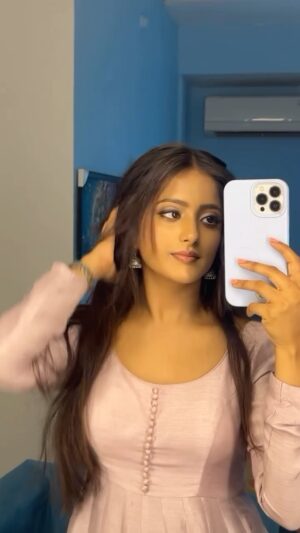 Ulka Gupta Instagram - Why not me 💕
#1second #trending