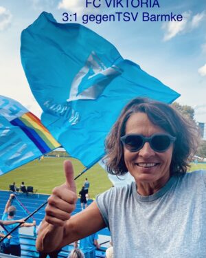 Ulrike Folkerts Instagram - 13. August (14 Uhr) - Heimspiel: 1. Runde DFB-Pokal. FC Viktoria Berlin empfängt Regionalligist TSV Barmke 
#FC VIKTORIA 
#Frauenfussball 
#Berlin
#Stimmung 
@fraumutterer @kathakurz