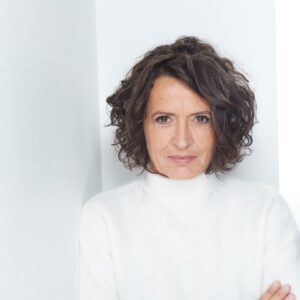 Ulrike Folkerts Instagram - Es geht wieder los- Dreharbeiten zu Tatort „Gold“ (Breinersdorfer/Röder)haben begonnen #tatortludwigshafen #lenaodenthal  #swr.  Foto @edith_held Regie @esther.wenger