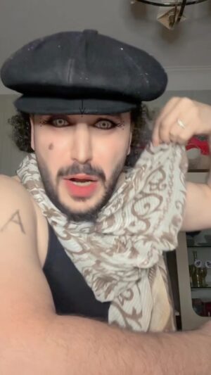 Ülvi Həsənli Instagram - Qudi də trendə qoşuldu😂😂😂