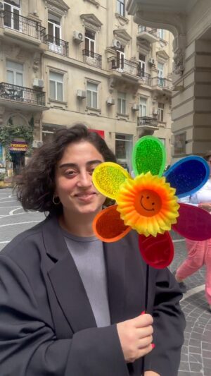 Ülvi Həsənli Instagram - mənim günümə bax😂😂