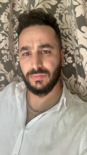 Ülvi Həsənli Instagram - Tanış olun😂😂😂😂 bəs siz kimsiz?😂