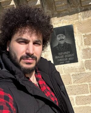 Ülvi Həsənli Instagram - bu gün 31 mart Soyqırım günüdür.Allah bütün Şəhidlərimizə rəhmət eləsin.Bu da mənim babam,1918-ci ildə qəhrəmancasına şəhidlik zirvəsinə yüksələn Mərdəkanda Qoçu Qüdrət kimi tanınan Məşədi Qüdrət