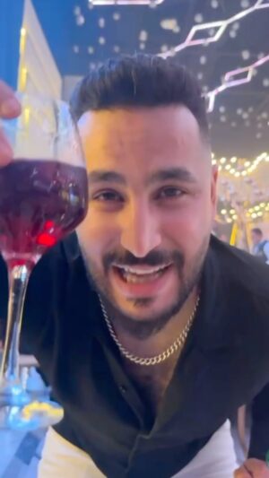 Ülvi Həsənli Instagram - kimə aiddirsə işarələyin görək)) silmisiz?