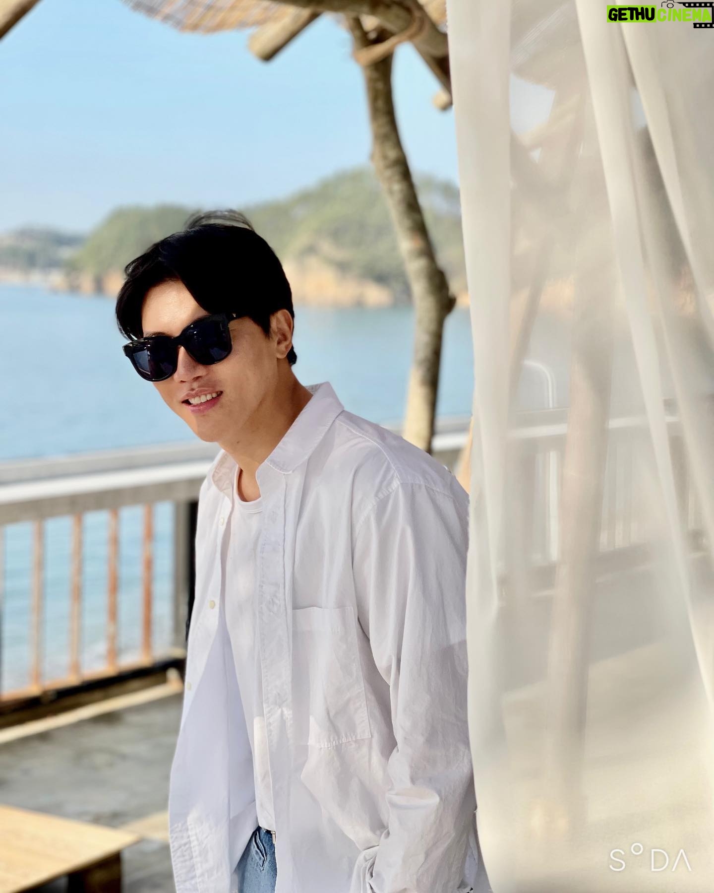 Um Mun-suk - 8.7K Likes - 바다~