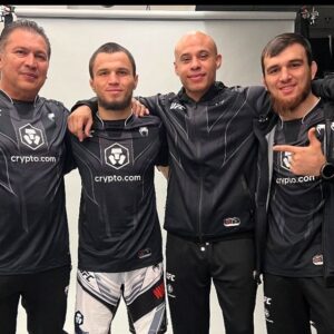 Umar Nurmagomedov Instagram - Обнимаю всех 
 Огромное спасибо за поддержку 🙌🏼