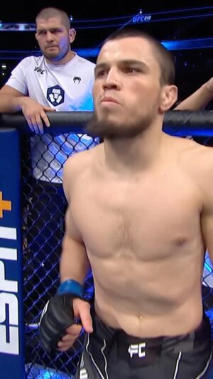 Umar Nurmagomedov Instagram - 🦅 Орел всегда рядом! @Umar_Nurmagomedov о поддержке @Khabib_Nurmagomedov во время реабилитации после травм. #UFCVegas87