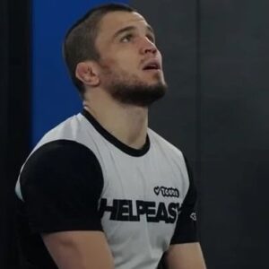 Umar Nurmagomedov Instagram - Будь сильным - помогай слабым 
Скачай приложение  @tooba 
 И помогай легко