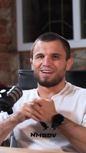 Umar Nurmagomedov Instagram - Ссылка на полное интервью в шапке профиля 
@umar_nurmagomedov 

Поговорили с Умаром обо всем, кроме боев. О любимых книгах, о культе бойца в Дагестане, о воспитании детей.