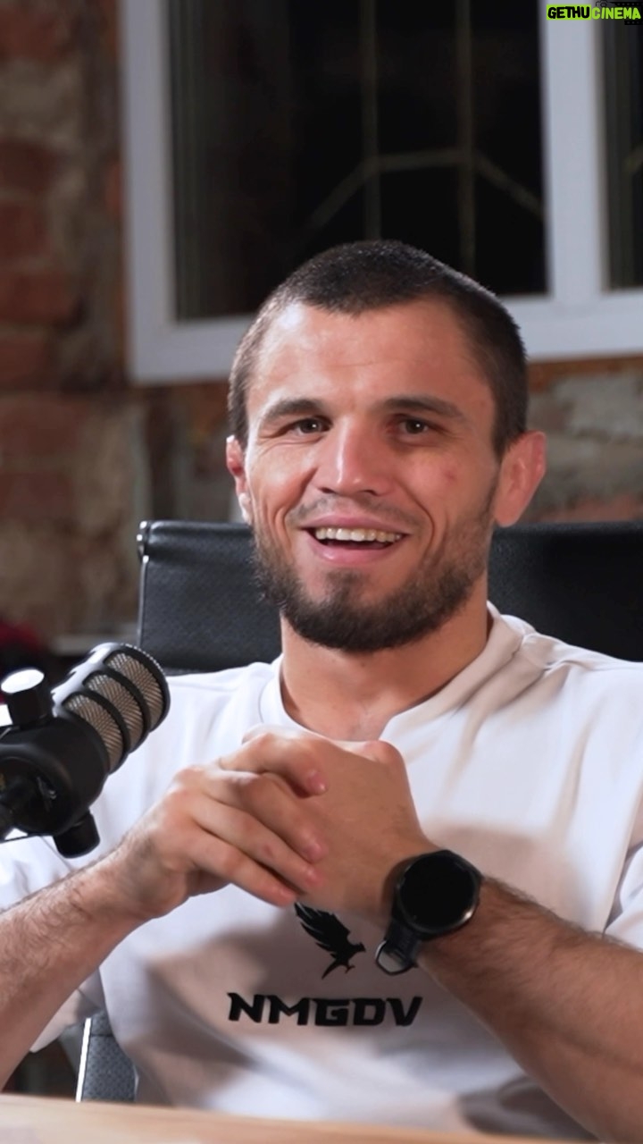 Umar Nurmagomedov - 8.6K Likes - Ссылка на полное интервью в шапке профиля
@umar_nurmagomedov
Поговорили с Умаром обо всем, кроме боев. О любимых книгах, о культе бойца в Дагестане, о воспитании детей.