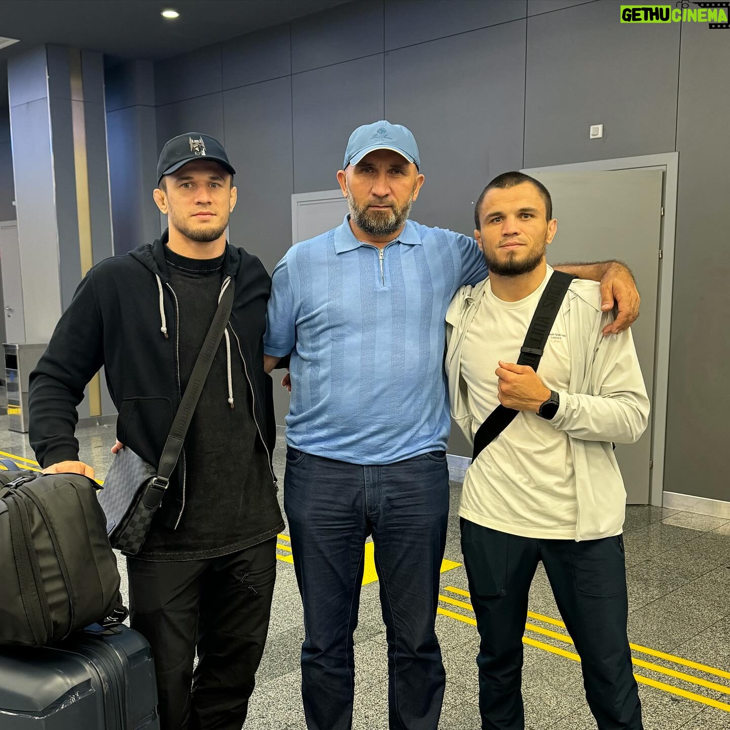 Umar Nurmagomedov - 3 Likes - По традиции
Дада провожает на наши выступления