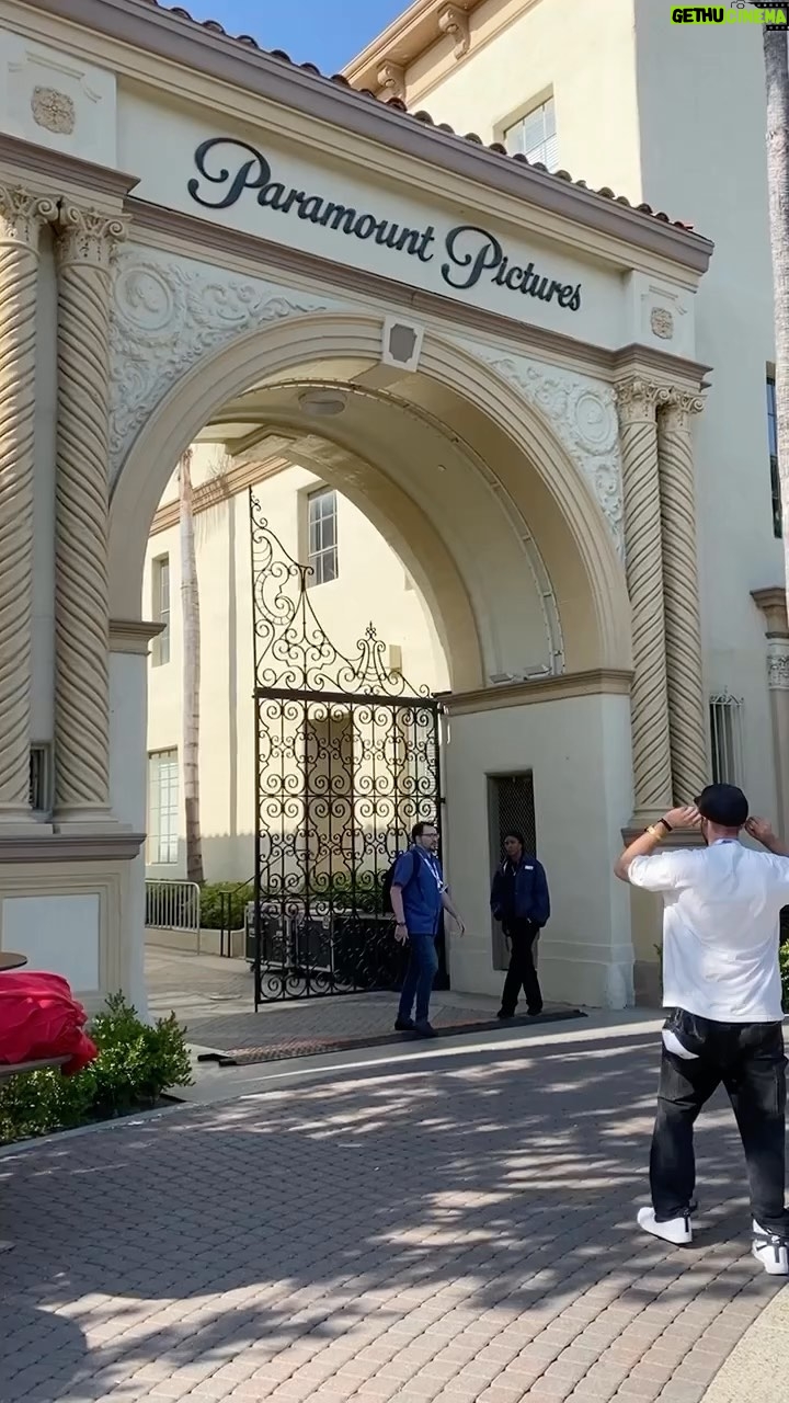 Umberto Celisano - 55 Likes - Take it easy tho and be good
#weirdos #hollywood #paramountpictures #nope #cinegear #cinegearexpo #directors #actors #cinematography #studios #comedy #haha