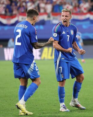 Umberto Celisano Instagram - When your team advances to the next round of the Euro Cup but your country loses in the Stanley cup final. And then they played ‘not like us’. Pricks.

#eurocup #stanleycupfinal #bittersweet #italia #canada #edmonton #edmontonoilers #losers #thanksdrake #blem #viginiablack #notlikeus