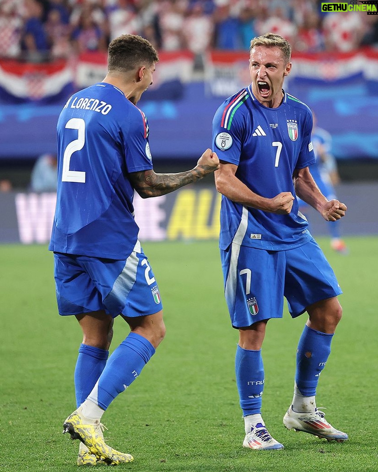 Umberto Celisano - 3 Likes - When your team advances to the next round of the Euro Cup but your country loses in the Stanley cup final. And then they played ‘not like us’. Pricks.
#eurocup #stanleycupfinal #bittersweet #italia #canada #edmonton #edmontonoilers #losers #thanksdrake #blem #viginiablack #notlikeus