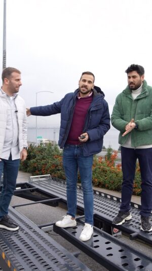 Ümit Erdim Instagram - Trafiğe çıkabilen golf arabasını almaya gittik.
Video yayında, link profilde. Şeyapalım haberleşelim.
@pilotcarofficial @buraktutal @mertkarakas0 
🎥: @preproduksiyon #reklam