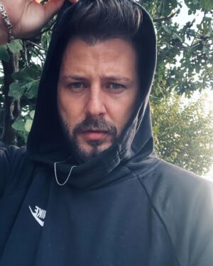 Ümit Kantarcılar Instagram - Kapüşon mu? Kapşon mu?