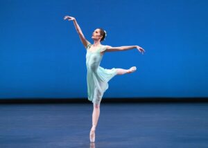 Unity Phelan Instagram - So excited to be back on stage in ONE WEEK! Dancing with @adrianclay on November 26th at 8PM ❤️🎄❄️ 

📸: @erinbaiano of Piano Pieces by Jerome Robbins