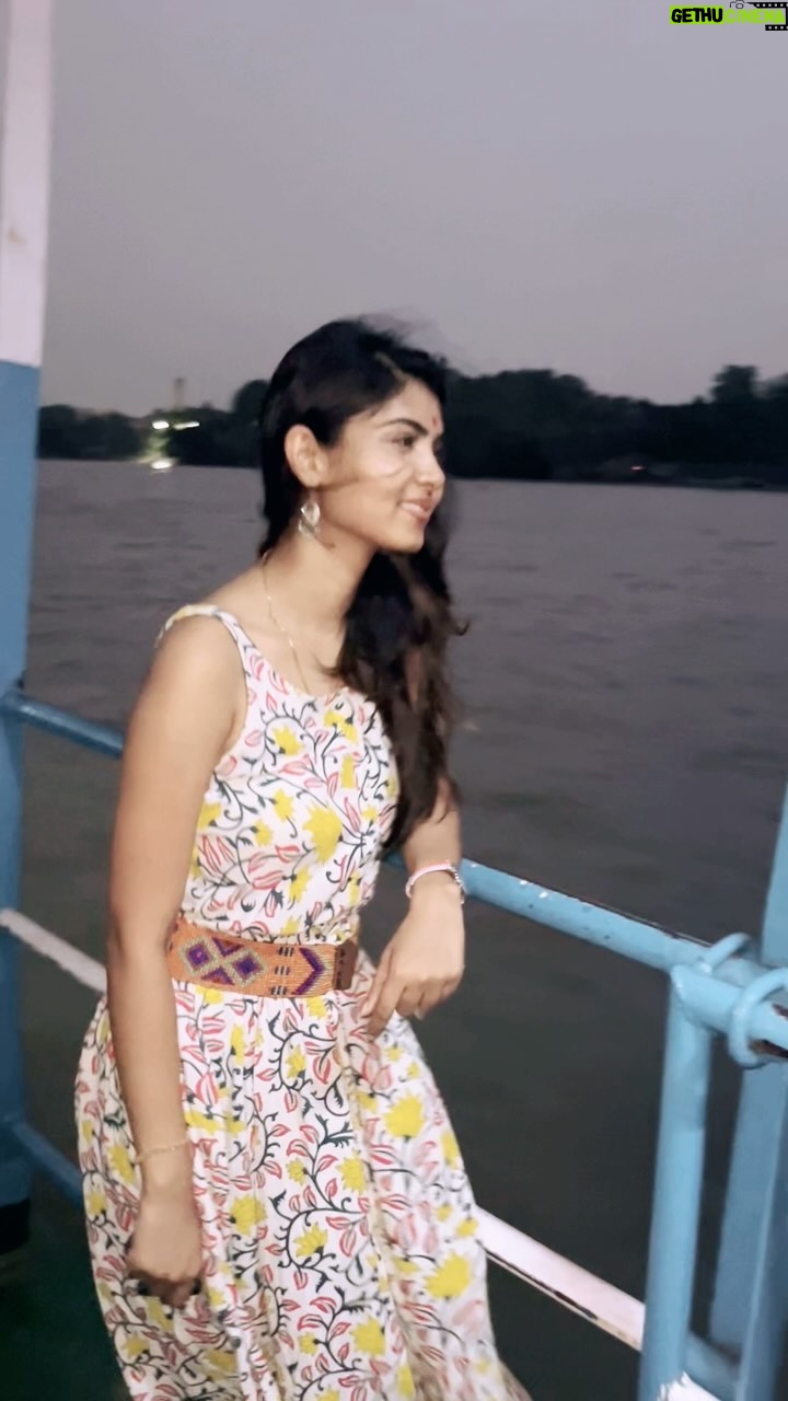 Upasana Rai - 3 Likes - Kiske dil pe chot laga??… by the Ganga Ghat.
.
#upasanarc #upasana #travelgram