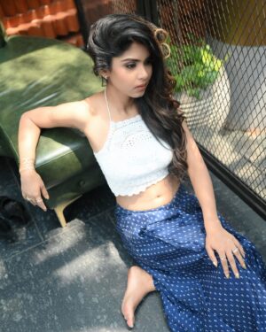 Upasana Rai Instagram - .
👗 @chaitanyarao_official 
📸 @johan_sathyadas 
💄 @muskan_bader 
💇🏾‍♀️ @bony.sasi 
📍 @secretstorychennai 
.
#upasanarc #upasana #fashion #fashionforward #styleblogger #simplicity #ootd