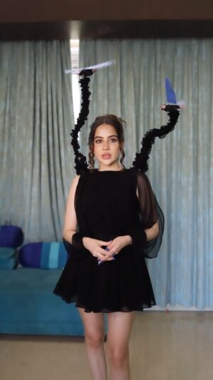 Urfi Javed Instagram - Lil bit of Cinderella , lil bit of maleficent
Outfit @shwetagurmeetkaur x @metalbenderstudio
Hair @ranisahu6840 
Assisted @pallavi.sakhare.581 
📸 @sk_.click