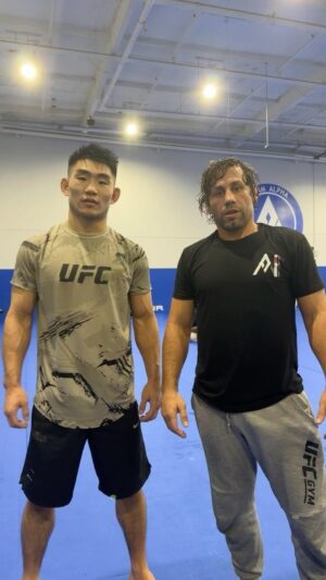 Urijah Faber Instagram - Going down tonight in Lemoore Ca! Thursday night fights @ufcfightpass main card starts at 7 PST @a1_combat at @tachipalace .  Pumped to have @chadmendes on commentary. We have @rickyturcios & @masonjones95 this weekend (ufc & cage warriors)…then @yadongsong & @mayceebarber in Miami March 9! Busy couple weeks!