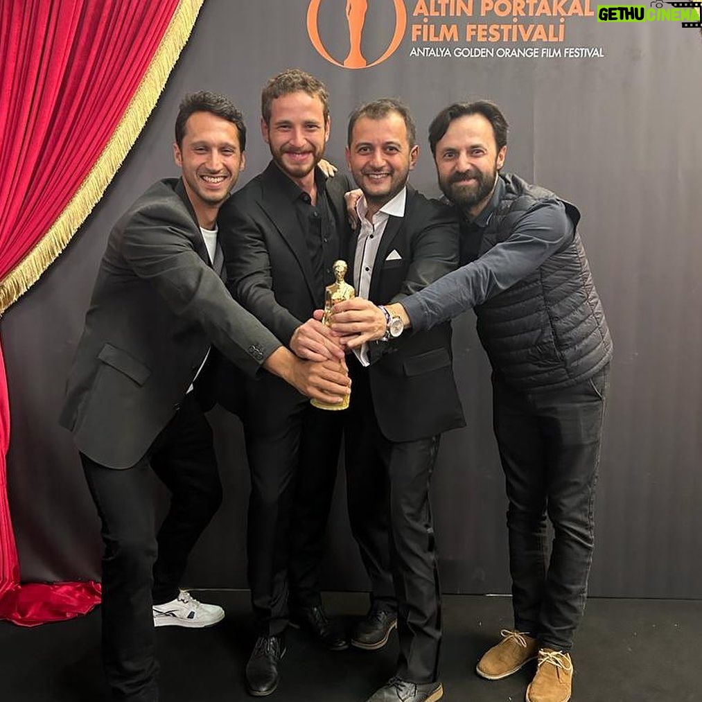Ushan Çakır - 4.1K Likes - Teşekkürler @antalyaff 🙏🏻
Canım ekip♥️
@lcvfilm 🎈