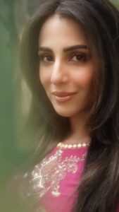 Actress Ushna Shah HD Instagram Photos and Wallpapers August 2024