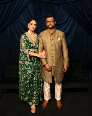 Utkarsh Ambudkar Instagram - A beautiful night celebrating south-Asian excellence at the Oscars with the whole crew. 

we used to all fight to get into the same room to audition for the same role that none of us were right for anyway. 

a lot has changed in a very short amount of time. 

proud to represent my community 
to celebrate our wins 
as a powerful “we”. 
An “us”.
As a whole. 
When you win. 
We all win. 

Fuggin love you guys. 

Hosts:
Tanfrance
@sharmeenobaidchinoy
@lilly
@rupikaur_
@kalpenn
@therealhannahsimone
@anitachatterbox
@shrutirya
@archanamisrajain

Sponsors:
@paramountco
@chivasregalusa
@taaforg
@goldhouseco
@agame.pr
@_productofculture_
@contentforchnge
@Captiv8
@honto88