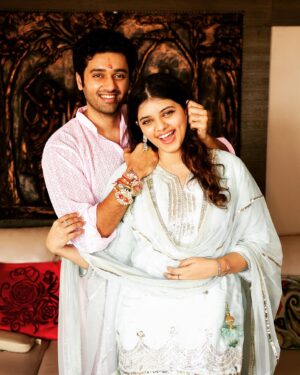 Utkarsh Sharma Instagram - #happyrakshabandhan to everyone! 🙌

Sharing a moment I had with my little sis @kairvina