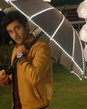 Utkarsh Sharma Instagram - 5 years of #Genius.
5 years of #vasudevshastri 

A lovable character with an even more lovable mind.

The film’s story and music still continue to spread love across the nation.

@anilsharma_dir @deepakmukut @tips @realhimesh @itsishita14 @mithunchakrabortyofficial @nawazuddin._siddiqui @ayesha.jhulka @sirvaiyasunil  @mymzali 

#TeraFitoor #DilMeriNasune #5yearsofgenius