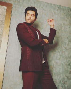 Utkarsh Sharma Instagram - Caught Red handed 🔴🤐

Styledby: @stylebysugandhasood
Outfit: @bharat_reshma 
📸: @by.manish
