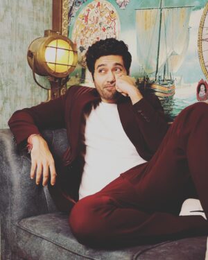 Utkarsh Sharma Instagram - Caught Red handed 🔴🤐

Styledby: @stylebysugandhasood
Outfit: @bharat_reshma 
📸: @by.manish