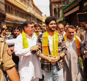 Utkarsh Sharma Instagram - When Shri Krishna showers his blessings anything is possible. 🙌

Had to thank the lord for all the happiness and the love I am getting from fans. 

I visited Banke Bihari Temple on the occasion of Hariyali Teej, followed by Shree Dwarkadhish Temple the next day. And then finished with Yamuna Aarti before I head for theatre visits in the local area… crazy reel coming soon 😆

राधे राधे 🙏 

#mathura #vrindavan