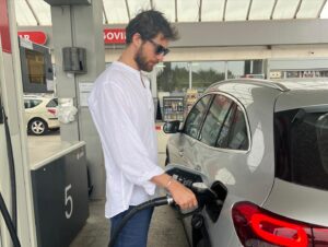Utku Ateş Instagram - Eve düşen dump🇭🇷