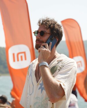 Utku Ateş Instagram - Bu haftasonu Xiaomi Kite Cup’ı izlemek için @xiaomi.turkiye‘nin davetlisiydim. 
Yarışma oldukça heyecanlı geçti. Ben katılsam her şey farklı olabilirdi ama🤓 Sonrasında Hi Barbie @hayalkoseoglu ile Xiaomi Lounge’ta bulunan deneyim alanında #RedmiNote12Serisi’ni deneyimledik. Bu kamerayla filtreye gerek yok arkadaşlar📸⚡️Ha bir de tabi yarışma sonrasında Xiaomi sunset parti vardı en sevdiğimiz. Unutulmaz bir hafta sonu geçirdik😎🖤

#HerYönüyleEtkileyici
#işbirliği