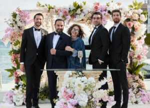 Utku Ateş Instagram - Sonuna yetişsem de en eğlendiğim set @yasakelmafox 😎 
Başta @medyapimresmi’ye ve ekibe bu kadar hızlı adapte olmama yardımcı olan herkese çok teşekkürler🙏
Tüm ekibin eline, emeğine sağlık.
En kısa sürede tekrar görüşmek dileğiyle🖤