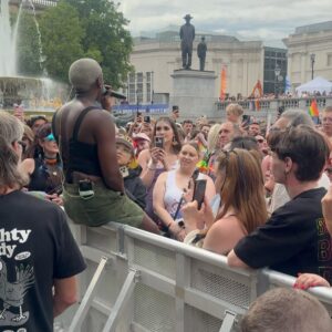 VINCINT Instagram - London you did me proud 💫🥹🏳️‍🌈. 
Thank you for the core memory ❤️
•
@caroljmoir 📸
@prideinlondon
@stephaniebcolor hair!