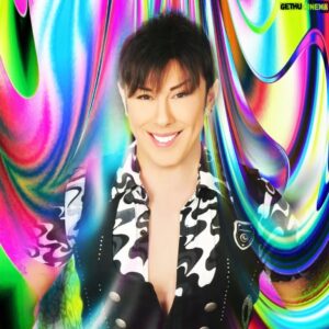 VJ Bülent Instagram - mutluysam NESE  sacarim etrafima....arkadaslarim bayilir bu  huyuma💟💟....ama mutsuzsamda  CUKURa  duserim....kimse  cikaramaz beni  ordan 💟💟 .....ama NESELI  halimi  seviyorum....valla  B e  n  BENIMLE arkadas olurdum🤣🤣#istanbul #nese  #mutluluk #huzun #veda #ask  #love