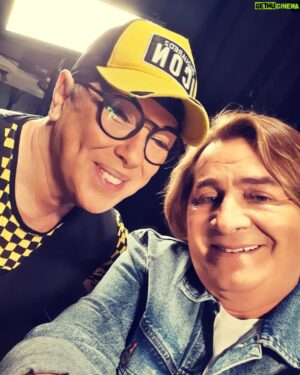 VJ Bülent Instagram - @armagancaglayancom a  ACIL  SIFA dilerim.....programinda  ekibi  ve kendi  bana  gosterdikleri EV SAHIPLIGINI  asla unutamam....cok seviyoruz  onu....tum DUALARIMIZ onla......degerli  ARMAGANcigim.....iyilesmen dilegiyle.....💙❤💙❤💙💙❤