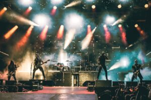 Václav Bárta Instagram - Dneska Moravský Krumlov, nádvoří. 16:00 Jokers | 17:00 Arakain | 18:30 Alkehol | 20:00 Dymytry & Traktor