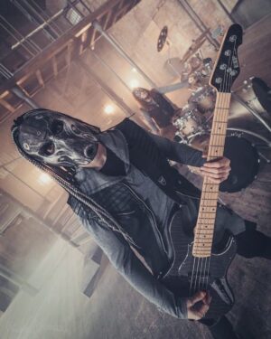 Václav Bárta Instagram - Z natáčení klipu Máme svoji tvář pro @dymytry_cz_official a @traktorrock.cz … foto @nicola_bernard_rocktography